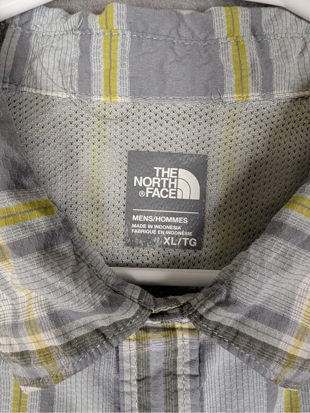 The North Face Mens XL Grey Plaid Short Sleeve Button Up Hiking Shirt Quick Dry